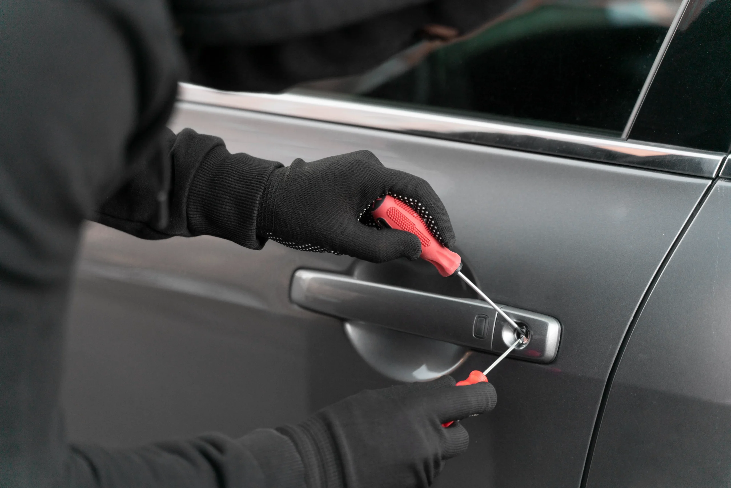 Car Locksmith Services in Abu Dhabi - carrecoveryuae