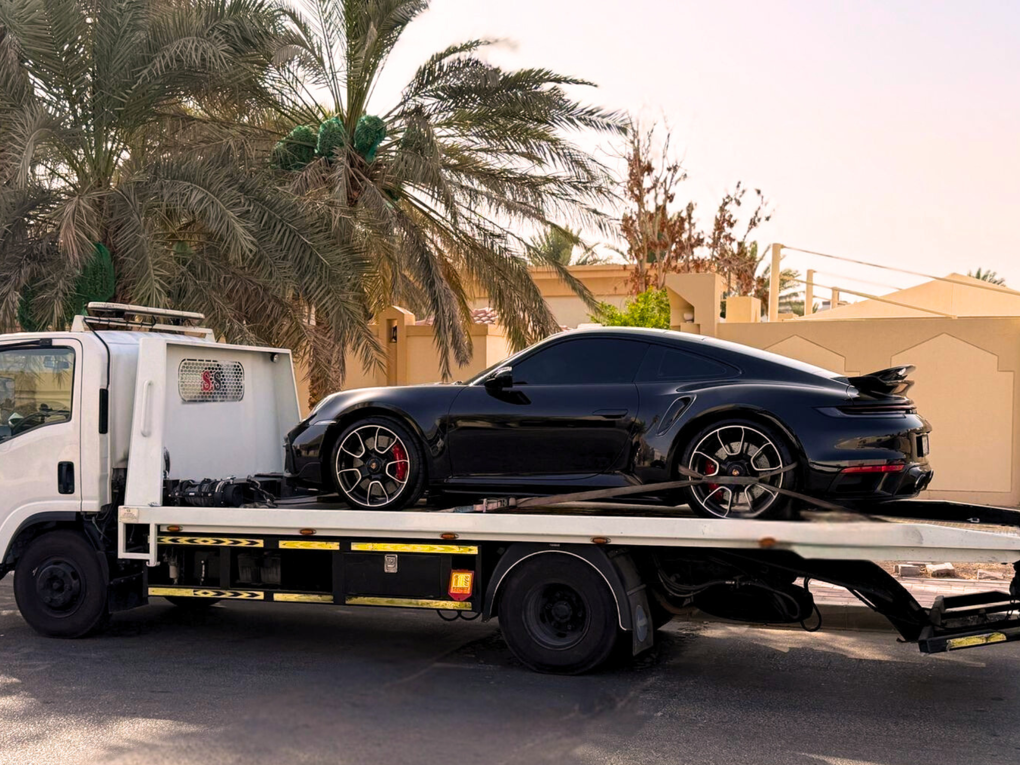 Emergency Car Towing Services